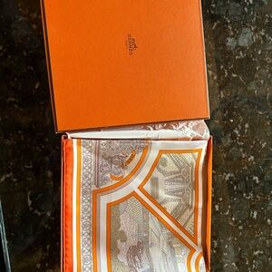 Hermès Carré Twill 100% Soie scarf
